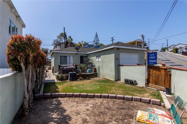 2403 Hadley Lane, Redondo Beach, California 90278, 3 Bedrooms Bedrooms, ,1 BathroomBathrooms,Residential,Sold,Hadley,SB18094584