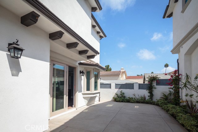 1912 Huntington Lane, Redondo Beach, California 90278, 4 Bedrooms Bedrooms, ,3 BathroomsBathrooms,Residential,Sold,Huntington,PV18100273