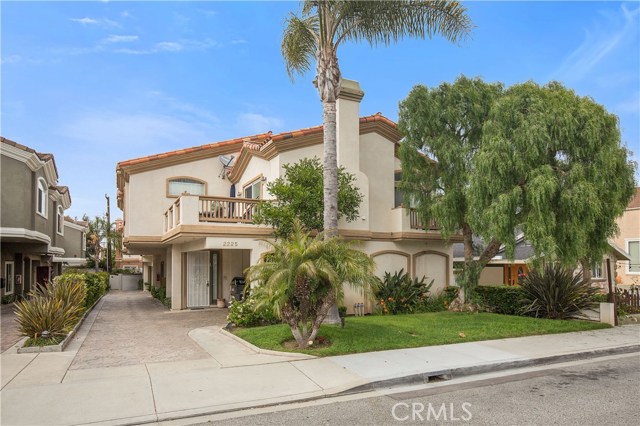2225 Mathews Avenue, Redondo Beach, California 90278, 3 Bedrooms Bedrooms, ,3 BathroomsBathrooms,Residential,Sold,Mathews,SB19082504
