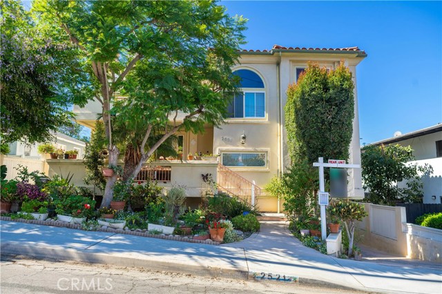 2521 Gates Avenue, Redondo Beach, California 90278, 5 Bedrooms Bedrooms, ,2 BathroomsBathrooms,Residential,Sold,Gates,SB20108689