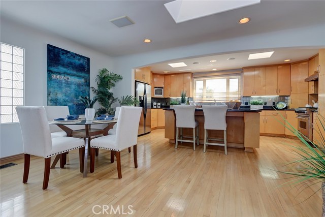 1057 8th Place, Hermosa Beach, California 90254, 5 Bedrooms Bedrooms, ,3 BathroomsBathrooms,Residential,Sold,8th,SB19212583