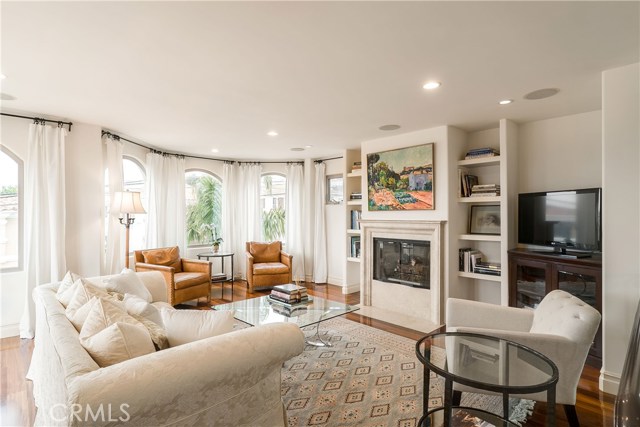 922 2nd, Hermosa Beach, California 90254, 4 Bedrooms Bedrooms, ,5 BathroomsBathrooms,Residential,Sold,2nd,SB19107146