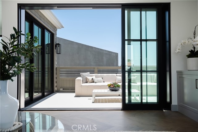 408 29th Street, Manhattan Beach, California 90266, 4 Bedrooms Bedrooms, ,4 BathroomsBathrooms,Residential,Sold,29th,SB21119118