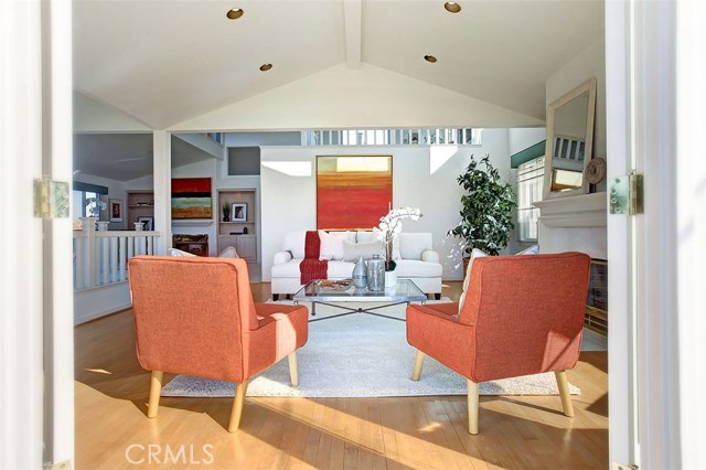 939 1st Street, Manhattan Beach, California 90266, 4 Bedrooms Bedrooms, ,4 BathroomsBathrooms,Residential,Sold,1st,SB17057614