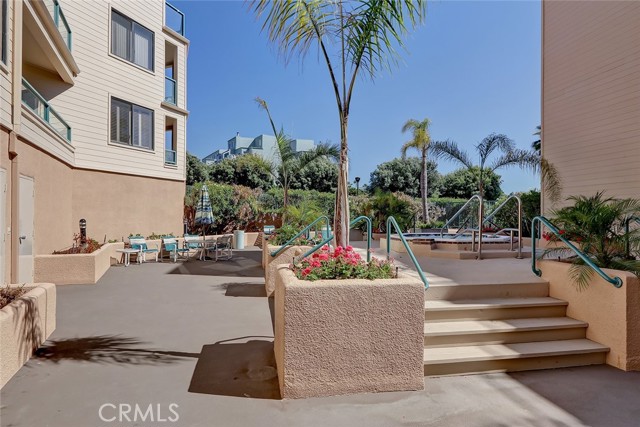 140 The Village, Redondo Beach, California 90277, 2 Bedrooms Bedrooms, ,2 BathroomsBathrooms,Residential,Sold,The Village,SB21160214