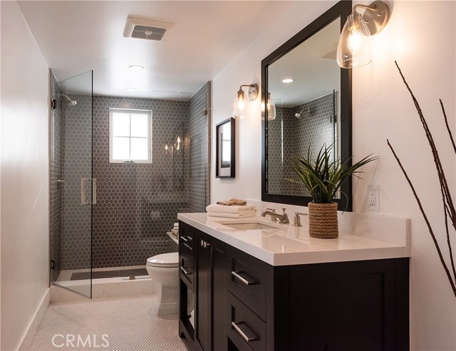 913 5th Street, Hermosa Beach, California 90254, 4 Bedrooms Bedrooms, ,3 BathroomsBathrooms,Residential,Sold,5th,SB19171700