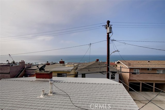320 33rd Place, Manhattan Beach, California 90266, 3 Bedrooms Bedrooms, ,3 BathroomsBathrooms,Residential,Sold,33rd,SB21043576