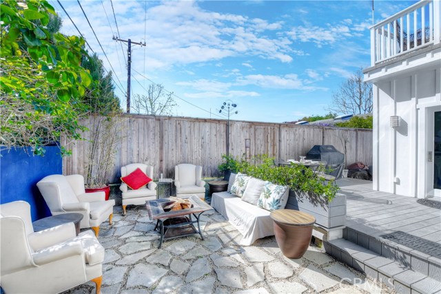1146 18th Street, Manhattan Beach, California 90266, 4 Bedrooms Bedrooms, ,2 BathroomsBathrooms,Residential,Sold,18th,SB17065681