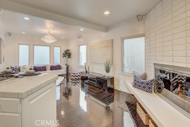 132 35th Place, Hermosa Beach, California 90254, 2 Bedrooms Bedrooms, ,2 BathroomsBathrooms,Residential,Sold,35th,SB19057826