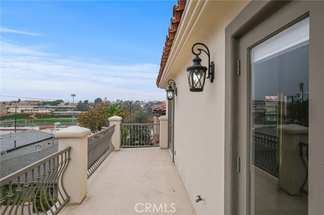 Deck between bedrooms 2 and 3