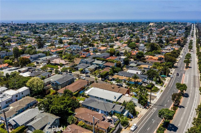 1012 Rosecrans Avenue, Manhattan Beach, California 90266, 3 Bedrooms Bedrooms, ,1 BathroomBathrooms,Residential,Sold,Rosecrans,SB20083912