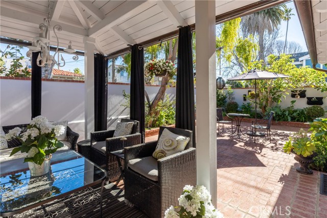 668 36th Street, Manhattan Beach, California 90266, 3 Bedrooms Bedrooms, ,2 BathroomsBathrooms,Residential,Sold,36th,SB21007690