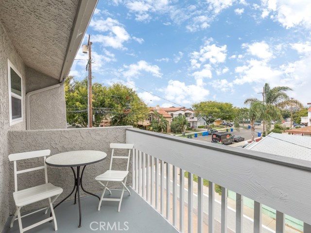 110 Juanita Avenue, Redondo Beach, California 90277, 2 Bedrooms Bedrooms, ,1 BathroomBathrooms,Residential,Sold,Juanita,SB19190456
