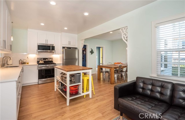 Recently Remodeled Kitchen w/Breakfast Nook (currently a sitting area)