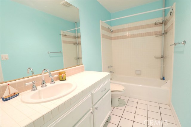 211 Helberta Avenue, Redondo Beach, California 90277, 2 Bedrooms Bedrooms, ,2 BathroomsBathrooms,Residential,Sold,Helberta,RS19118190