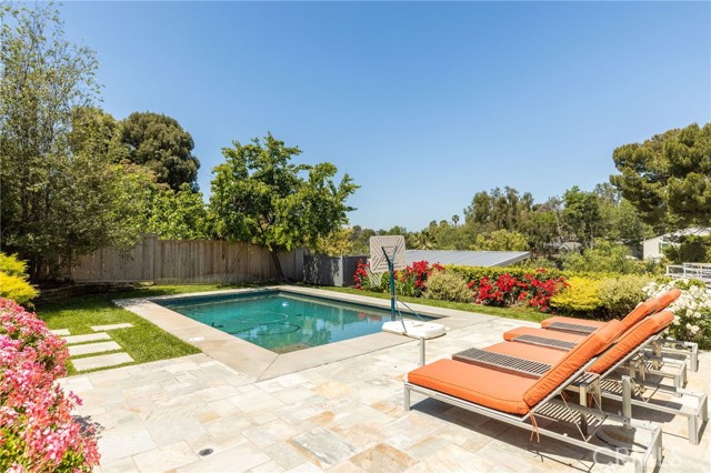 51 Dapplegray Lane, Rolling Hills Estates, California 90274, 5 Bedrooms Bedrooms, ,3 BathroomsBathrooms,Residential,Sold,Dapplegray,SB21097792