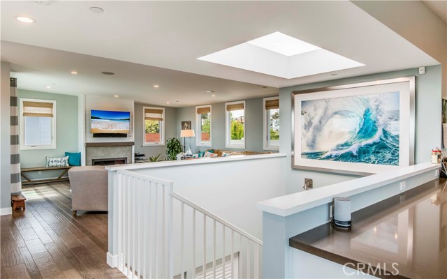 1074 7th Street, Hermosa Beach, California 90254, 4 Bedrooms Bedrooms, ,3 BathroomsBathrooms,Residential,Sold,7th,SB19068500