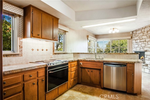 3949 Via Cardelina, Palos Verdes Estates, California 90274, 2 Bedrooms Bedrooms, ,1 BathroomBathrooms,Residential,Sold,Via Cardelina,SB19242727