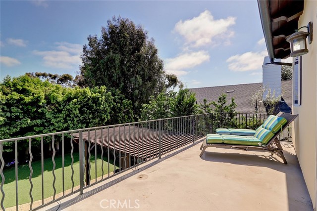 648 26th, Manhattan Beach, California 90266, 5 Bedrooms Bedrooms, ,3 BathroomsBathrooms,Residential,Sold,26th,SB18164094