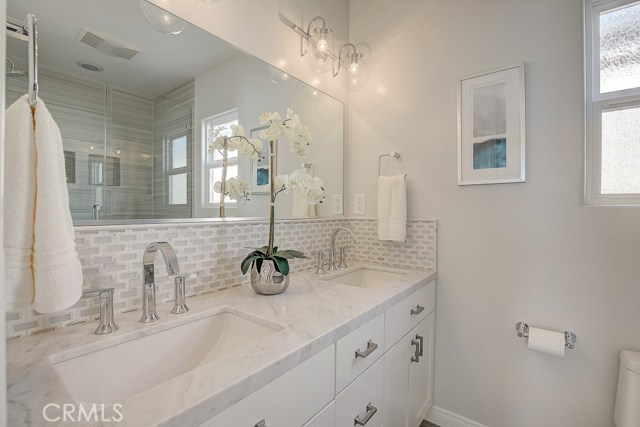 1124 1st Street, Hermosa Beach, California 90254, 4 Bedrooms Bedrooms, ,3 BathroomsBathrooms,Residential,Sold,1st,SB20124705