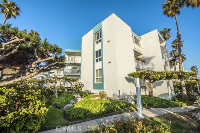 610 The Village, Redondo Beach, California 90277, 1 Bedroom Bedrooms, ,1 BathroomBathrooms,Residential,Sold,The Village,SB19227974