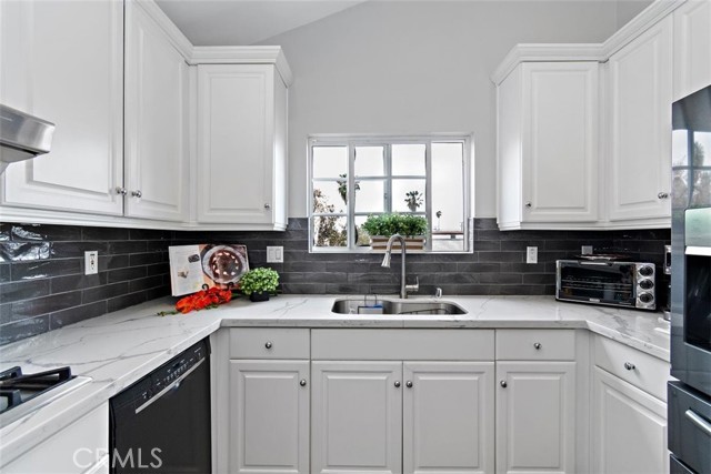 2602 Mathews Avenue, Redondo Beach, California 90278, 3 Bedrooms Bedrooms, ,2 BathroomsBathrooms,Residential,Sold,Mathews,PV21085585