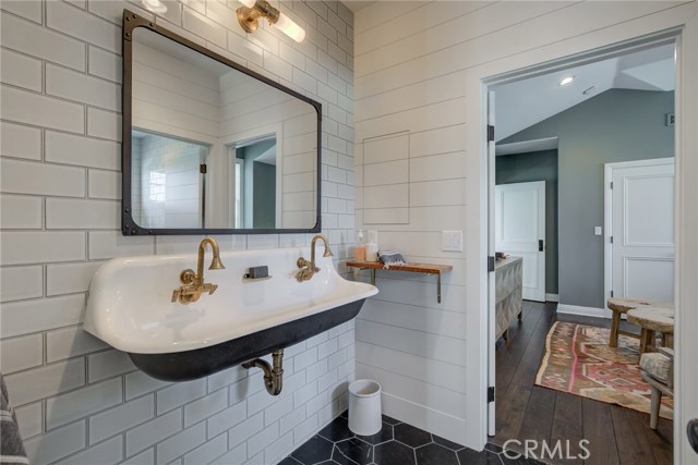 2301 Laurel Avenue, Manhattan Beach, California 90266, 5 Bedrooms Bedrooms, ,4 BathroomsBathrooms,Residential,Sold,Laurel,SB20111754