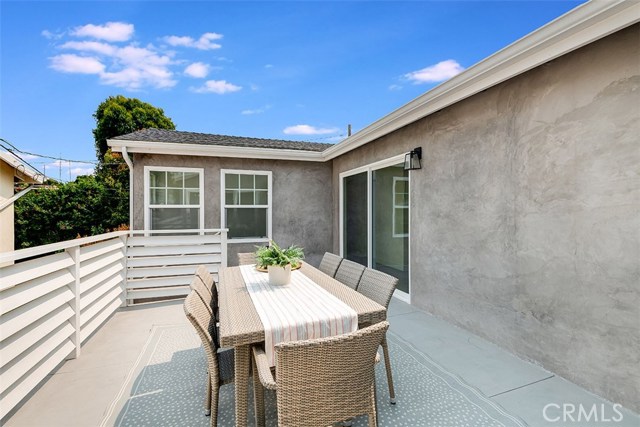 3528 Maple Avenue, Manhattan Beach, California 90266, 3 Bedrooms Bedrooms, ,2 BathroomsBathrooms,Residential,Sold,Maple,SB20187420
