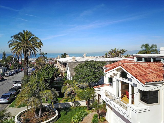 939 1st Street, Manhattan Beach, California 90266, 4 Bedrooms Bedrooms, ,4 BathroomsBathrooms,Residential,Sold,1st,SB17057614