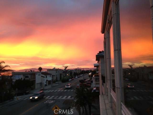 84 Manhattan Avenue, Manhattan Beach, California 90266, 3 Bedrooms Bedrooms, ,3 BathroomsBathrooms,Residential,Sold,Manhattan,SB21020402