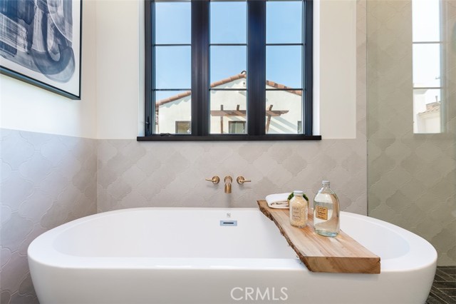 2003 Gates Avenue, Redondo Beach, California 90278, 4 Bedrooms Bedrooms, ,4 BathroomsBathrooms,Residential,Sold,Gates,SB21078366