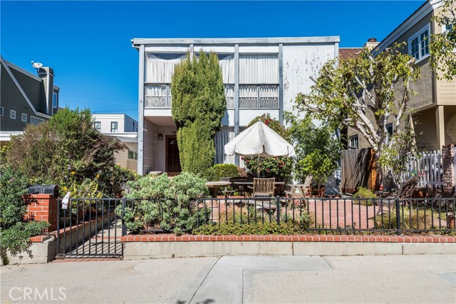 501 8th Street, Manhattan Beach, California 90266, 3 Bedrooms Bedrooms, ,2 BathroomsBathrooms,Residential,Sold,8th,SB18037612