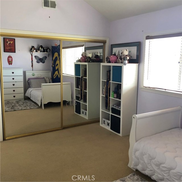 Another view of bedroom 3...