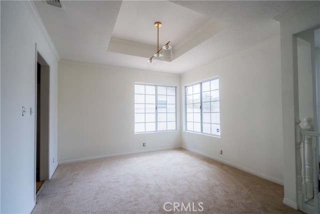 Separate dining area with direct access to kitchen and living area