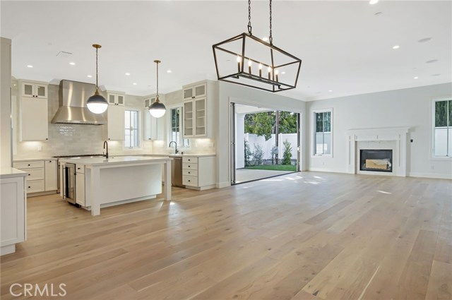 Open floor plan with true indoor/outdoor living. Tall ceilings.