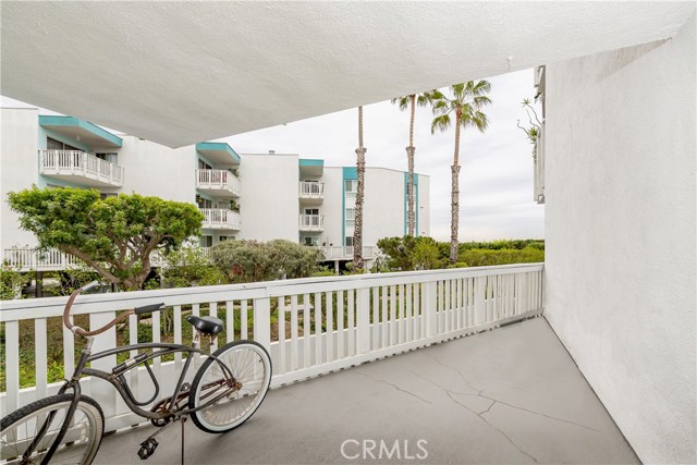 640 The Village, Redondo Beach, California 90277, 1 Bedroom Bedrooms, ,1 BathroomBathrooms,Residential,Sold,The Village,PV18253400