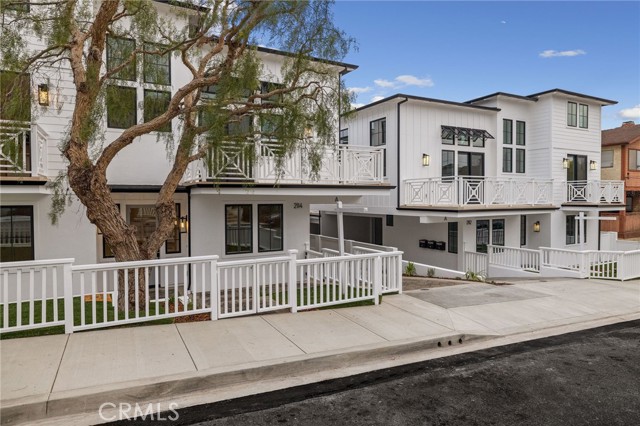 2114 Carnegie Lane, Redondo Beach, California 90278, 5 Bedrooms Bedrooms, ,5 BathroomsBathrooms,Residential,Sold,Carnegie,SB21029719
