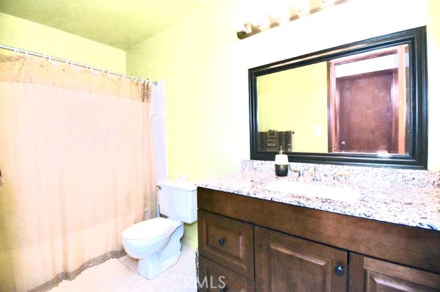 Upstairs Hallway Full Bathroom