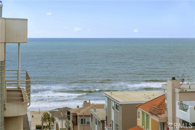 300 28th Street, Manhattan Beach, California 90266, 3 Bedrooms Bedrooms, ,3 BathroomsBathrooms,Residential,Sold,28th,SB20234864