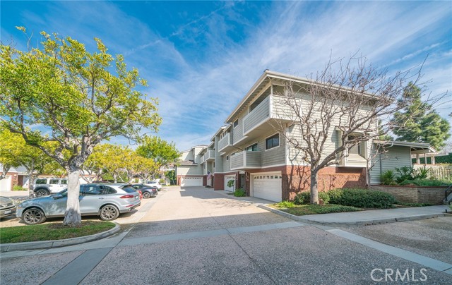 26 Bermuda Court, Manhattan Beach, California 90266, 2 Bedrooms Bedrooms, ,2 BathroomsBathrooms,Residential,Sold,Bermuda,SB21029439