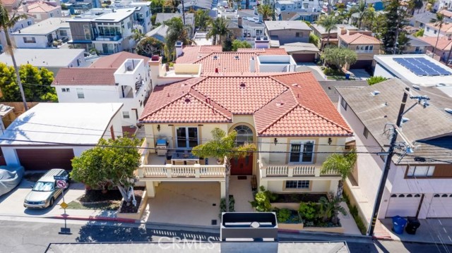 952 8th Street, Hermosa Beach, California 90254, 4 Bedrooms Bedrooms, ,3 BathroomsBathrooms,Residential,Sold,8th,SB20164788