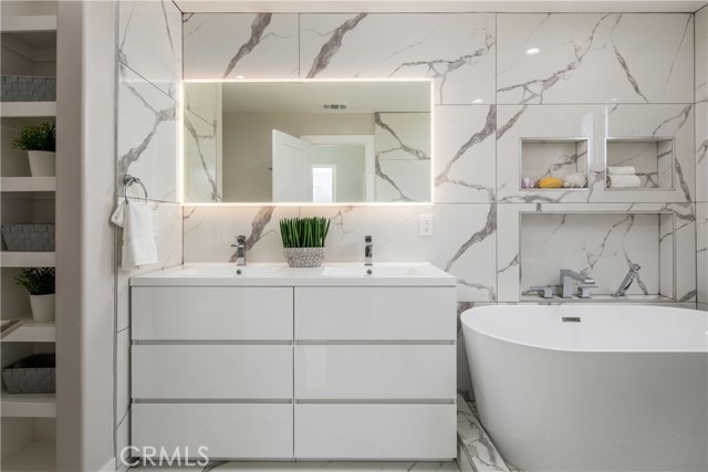 308 Francisca Avenue, Redondo Beach, California 90277, 4 Bedrooms Bedrooms, ,3 BathroomsBathrooms,Residential,Sold,Francisca,SB19268645