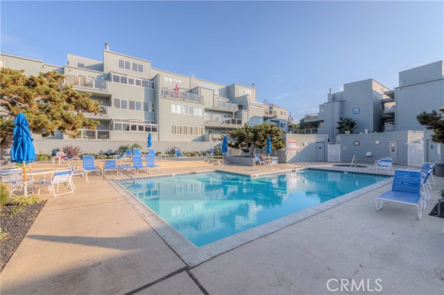 240 The Village, Redondo Beach, California 90277, 2 Bedrooms Bedrooms, ,2 BathroomsBathrooms,Residential,Sold,The Village,SB18290974