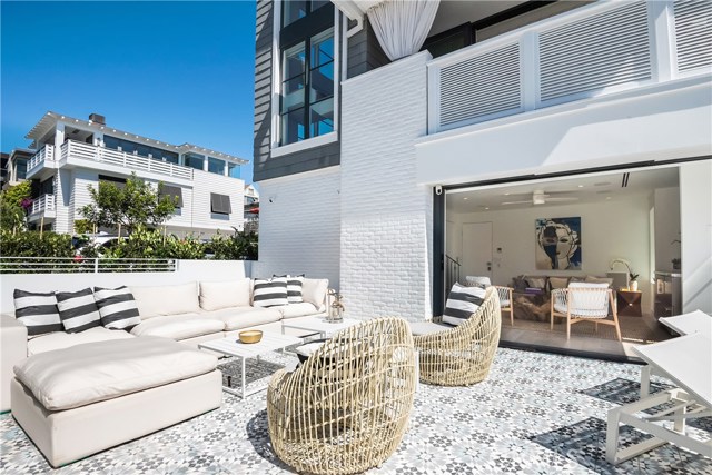232 17th Street, Manhattan Beach, California 90266, 4 Bedrooms Bedrooms, ,1 BathroomBathrooms,Residential,Sold,17th,SB20151551