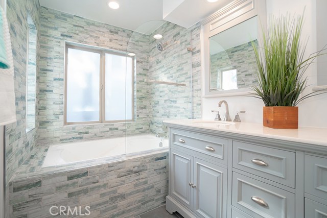 723 3rd Street, Hermosa Beach, California 90254, 2 Bedrooms Bedrooms, ,3 BathroomsBathrooms,Residential,Sold,3rd,SB19147178