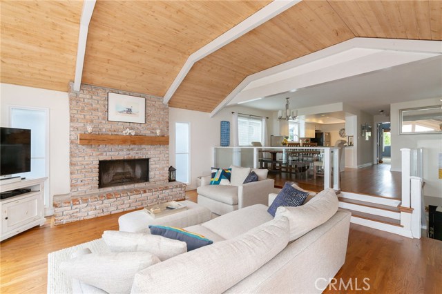 1618 Carver Street, Redondo Beach, California 90278, 3 Bedrooms Bedrooms, ,2 BathroomsBathrooms,Residential,Sold,Carver,SB19118412