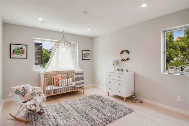 409 3rd Street, Manhattan Beach, California 90266, 5 Bedrooms Bedrooms, ,2 BathroomsBathrooms,Residential,Sold,3rd,SB19219164