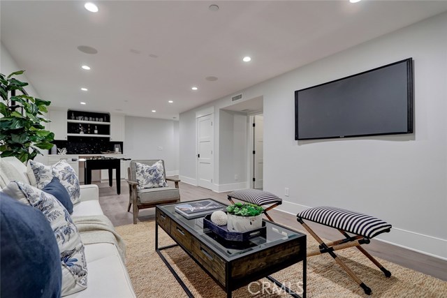 1716 Oak Avenue, Manhattan Beach, California 90266, 5 Bedrooms Bedrooms, ,5 BathroomsBathrooms,Residential,Sold,Oak,SB19008718