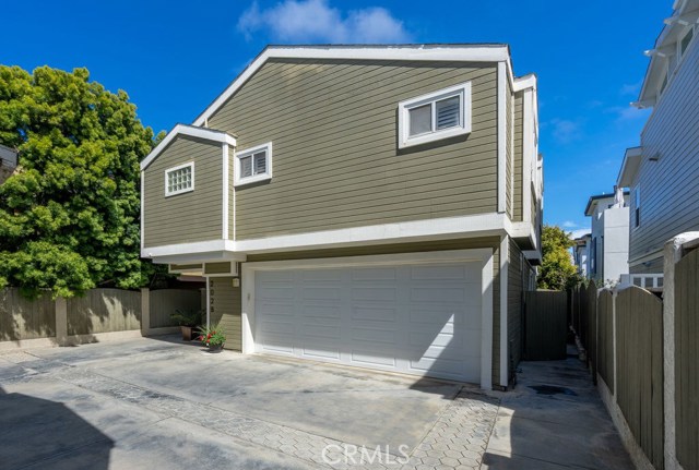 202 Helberta Avenue, Redondo Beach, California 90277, 3 Bedrooms Bedrooms, ,2 BathroomsBathrooms,Residential,Sold,Helberta,SB20063398