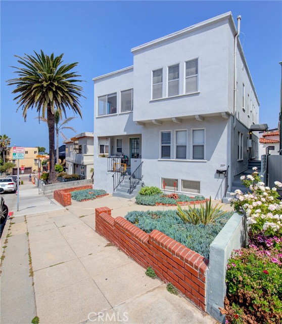 223 24th, Hermosa Beach, California 90254, ,Residential Income,Sold,24th,SB19132395